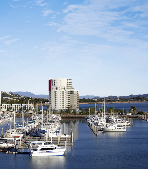 Mariners Peninsula Facade